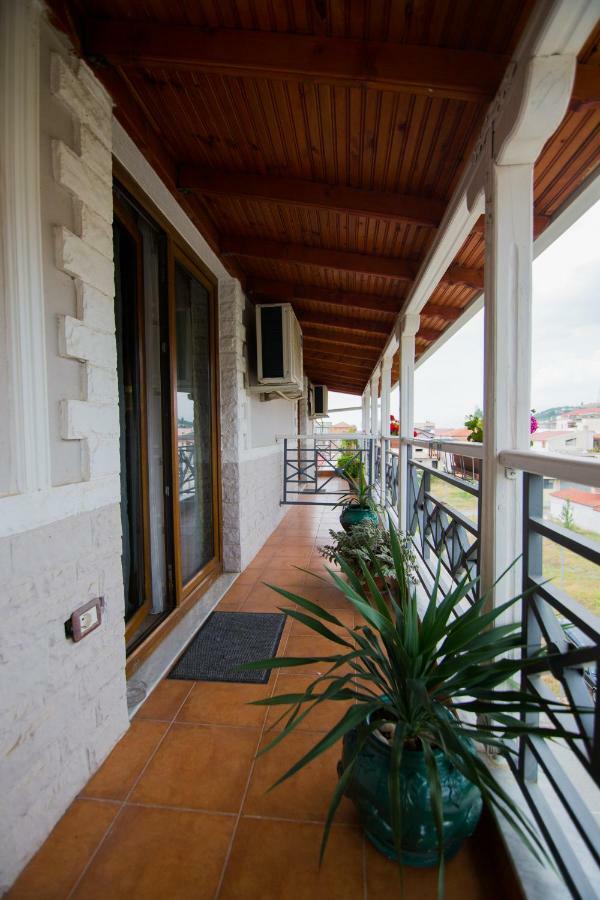 Dea Hotel 2002 Korce Exterior foto